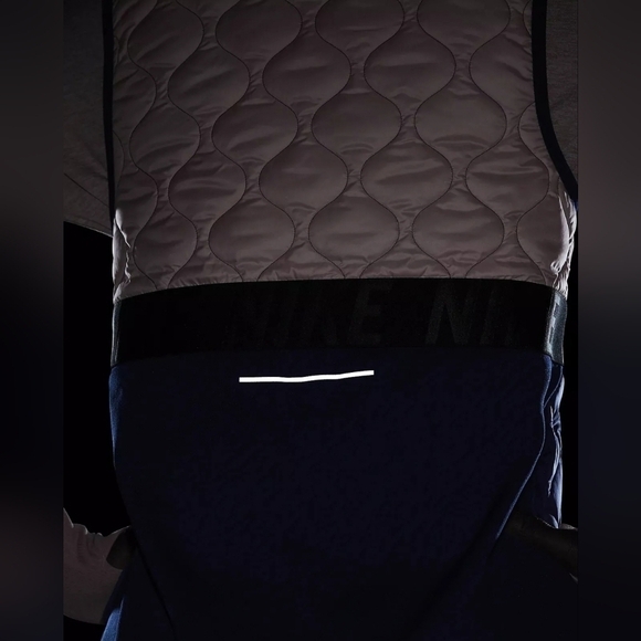 Women’s Nike Aerolayer  Running Vest Void/Atmosphere Grey Size S - Picture 8 of 16